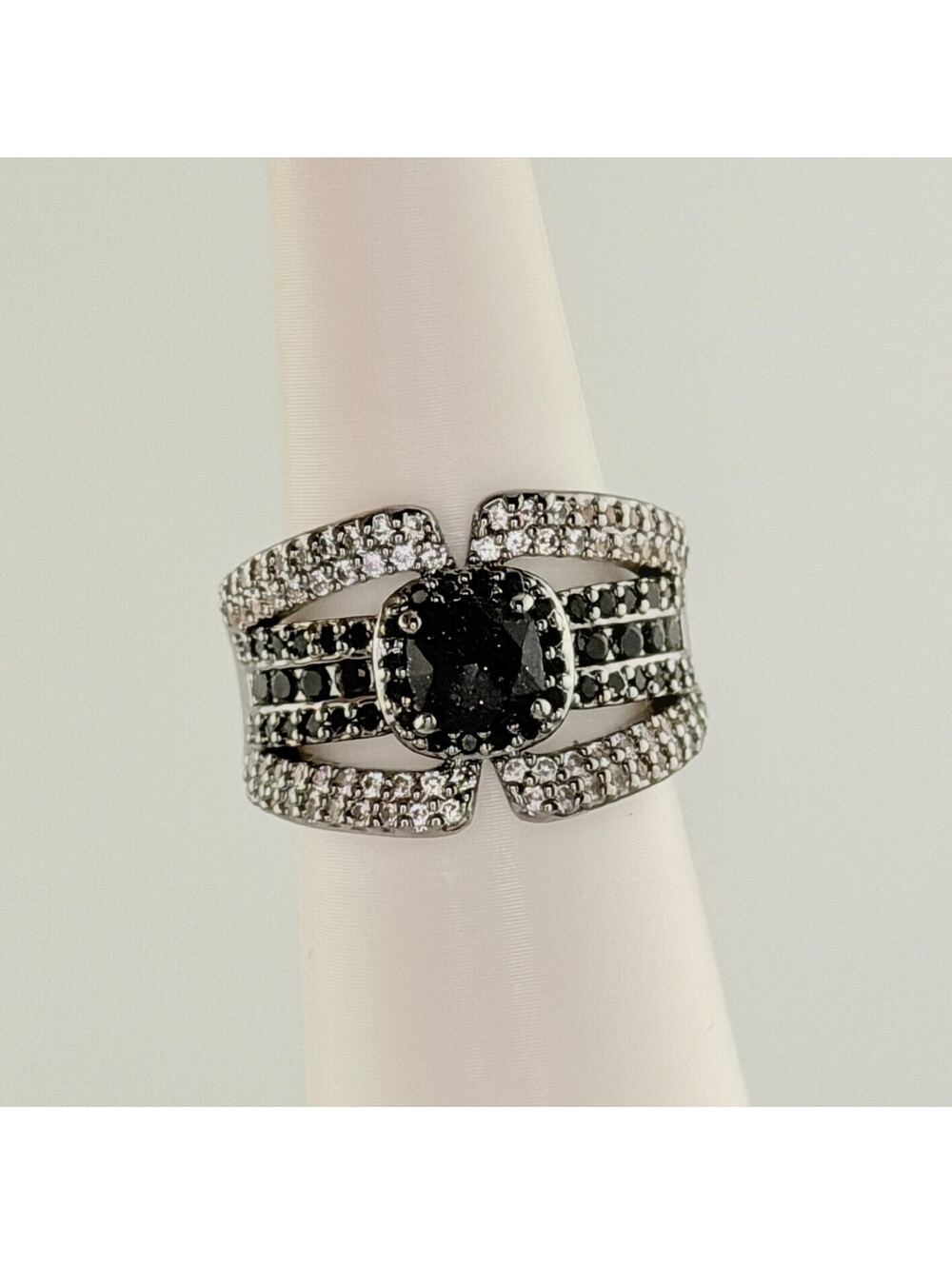 Bomb Party UNTAMED Ring Sz 9 "Pretty Little Hunter" Onyx Sandstone on Hematite